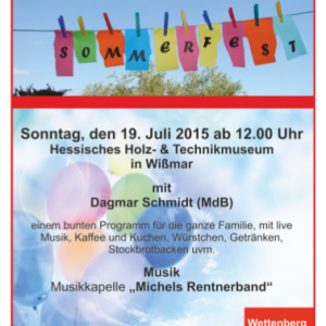 Der Einladungsflyer zum Sommerfest. Abgebildet sind bunte Wimpel mit dem Wort "Sommerfest". Der Text entspricht dem nebenstehenden Artikel.