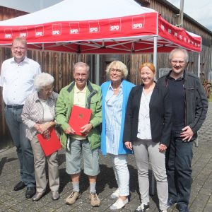 Die Jubilare mit Dagmar Schmidt, BGM Thomas Brunner und Ralf Volgmann